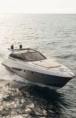 Express cruiser at speed